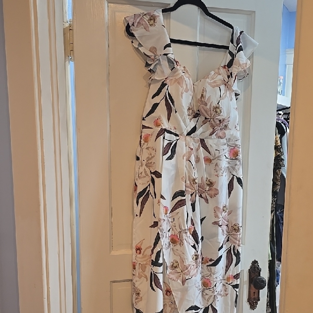 City Chic One Shoulder Floral Dress in White and Pink